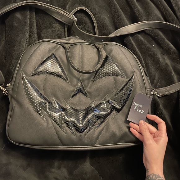 Nara Prado small suite case - Picture 1 of 3